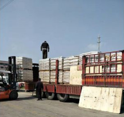 倉庫塑料原料發(fā)貨